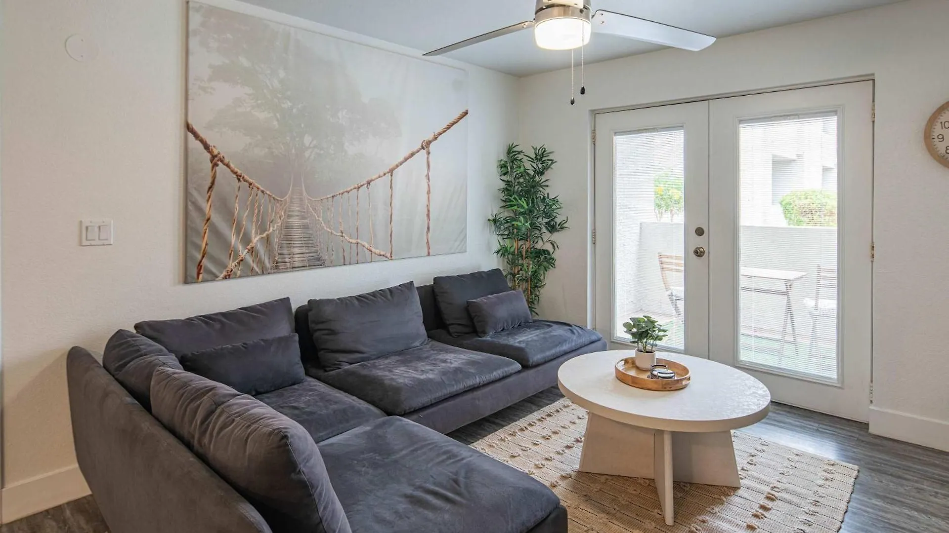 Relax In The Heart Of Tempe Apartment
