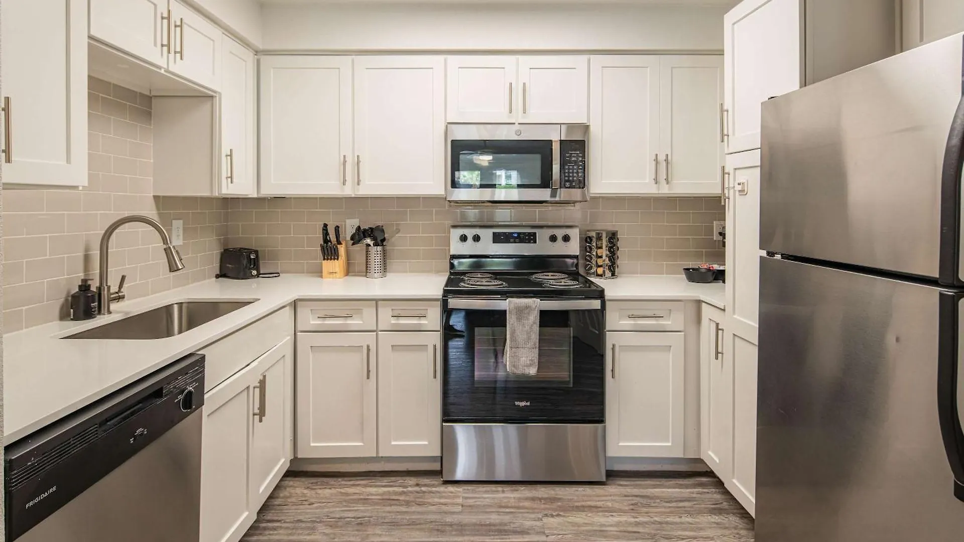 Relax In The Heart Of Tempe Apartment
